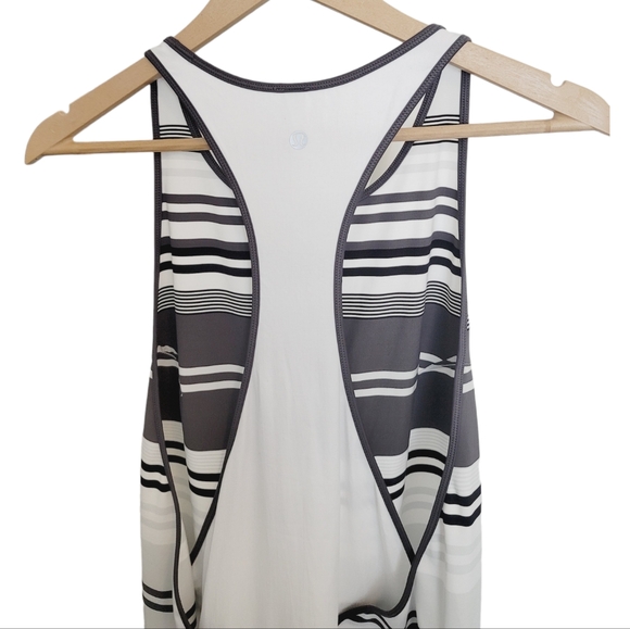 🆕️ Lululemon Blissed Out Dress - Picture 7 of 9